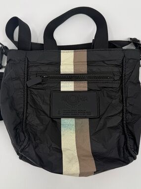 Aloha Collection Crossbody Bag Black Le Voyager Splash Proof Zip Closure